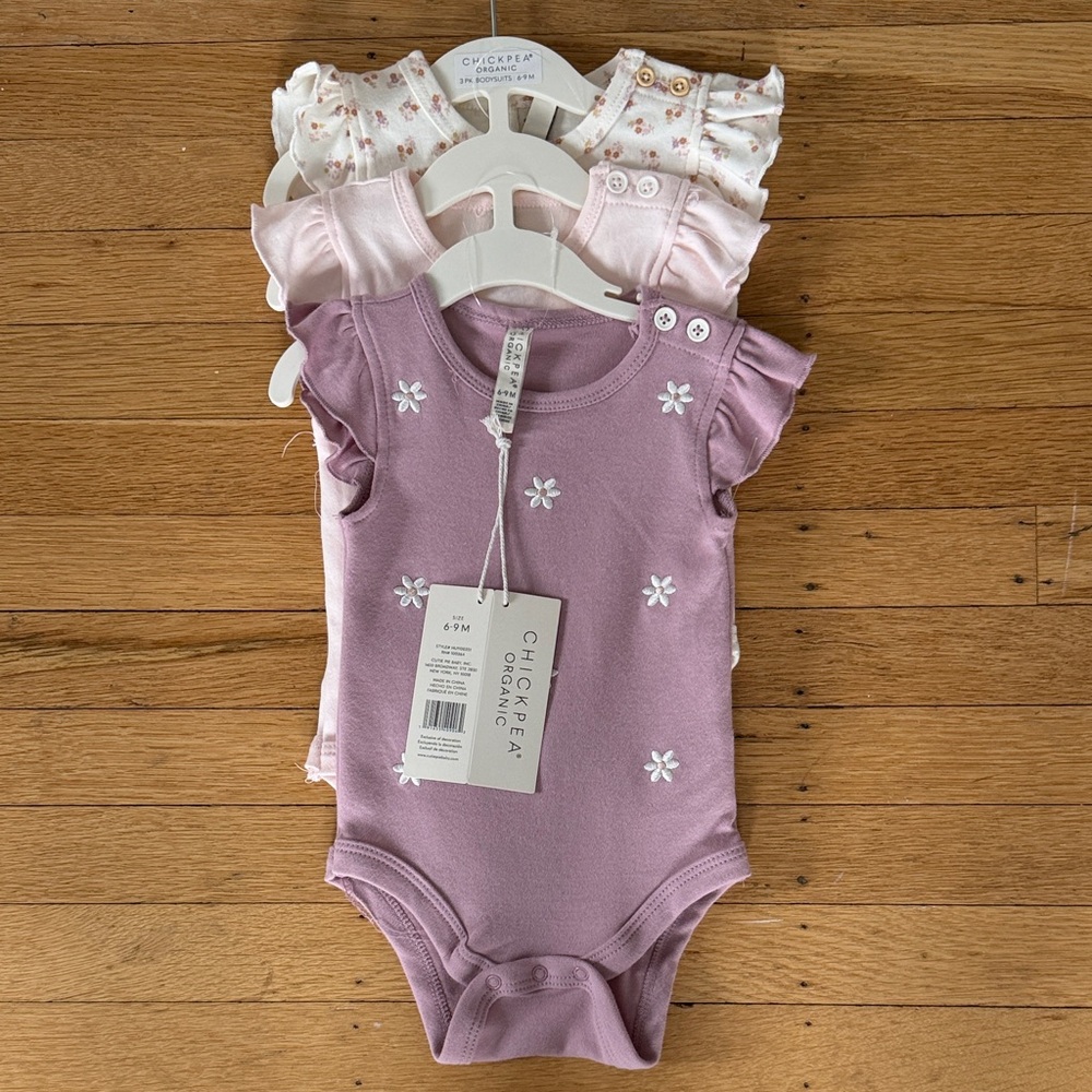 NWT Organic Baby Girl Short Sleeve body suit 6-9M